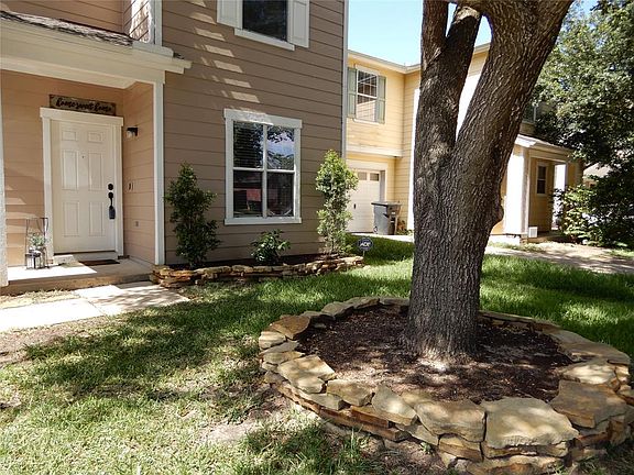 2nd image of 10023 Victoria Chase Ln