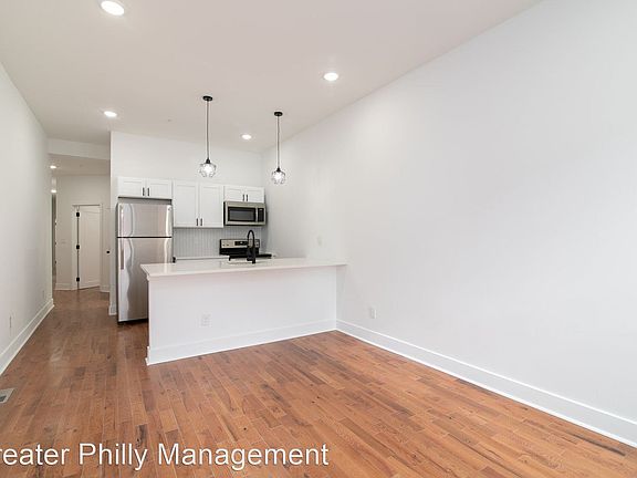 3rd image of 3033 W Diamond St #A