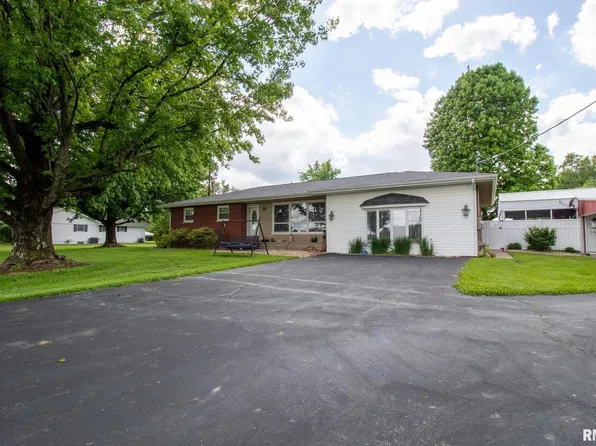 2315 Dunston Rd, West Frankfort, IL 62896