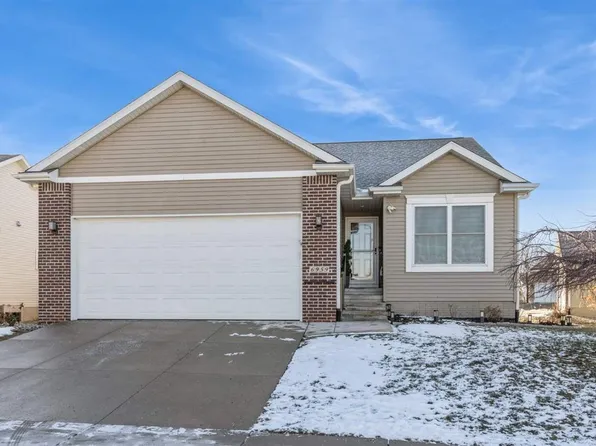 6959 Waterview Dr SW, Cedar Rapids, IA 52404