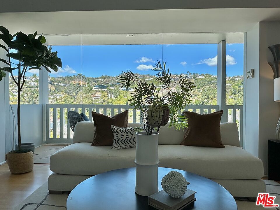 1st image of 999 N Doheny Dr #Penthouse 3-4