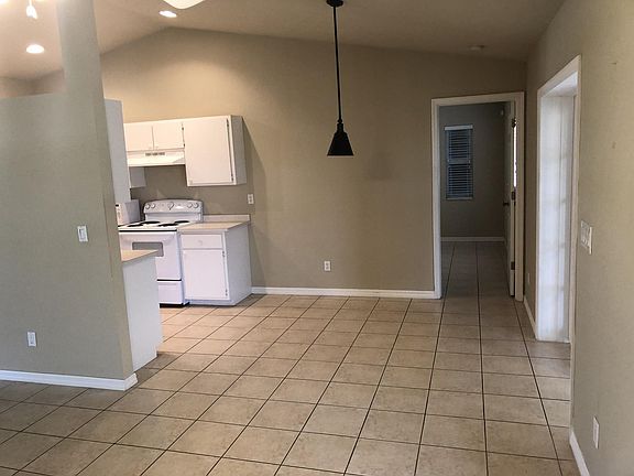 5th image of 4537 SW 10th Ave