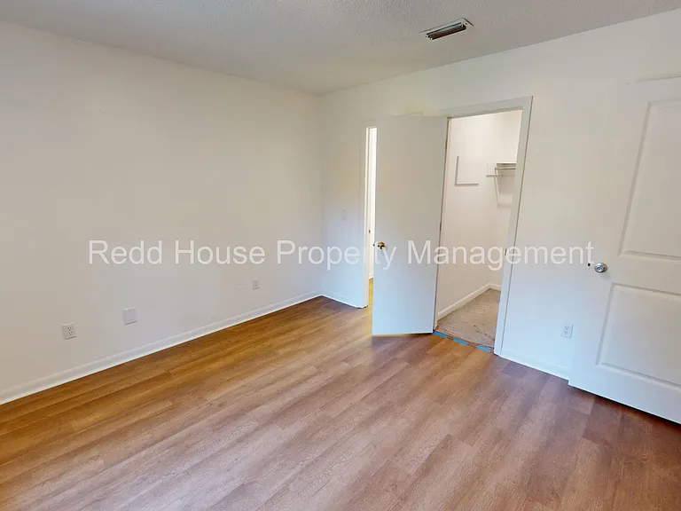 111 Oak Ridge Dr — Photo 14