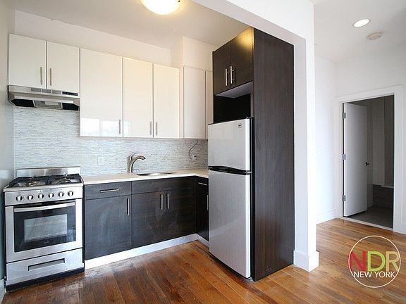 5th image of 480 Kosciuszko St APT 4R