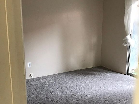 5th image of 944 S Gilbuck Dr APT D
