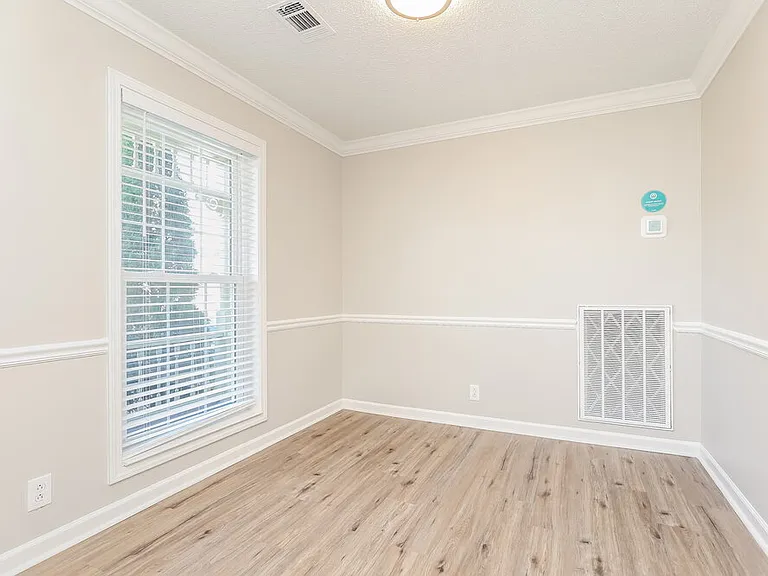 111 Dorchester Ct — Photo 6