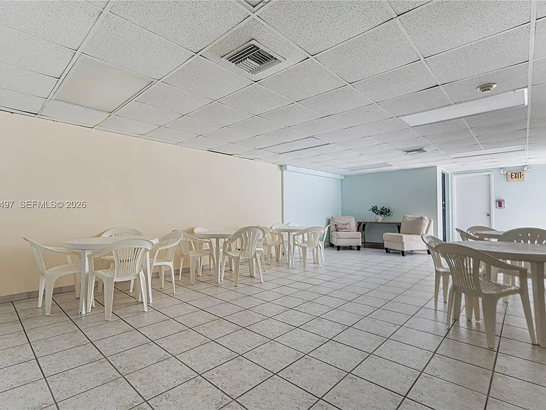 8340 Harding Ave #201 — Photo 25