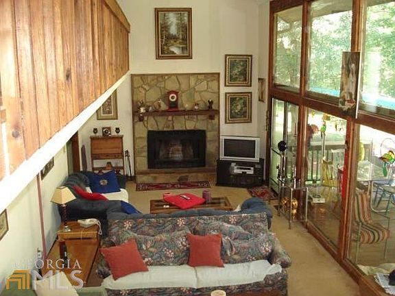 4th image of 932 Victoria Landing Dr