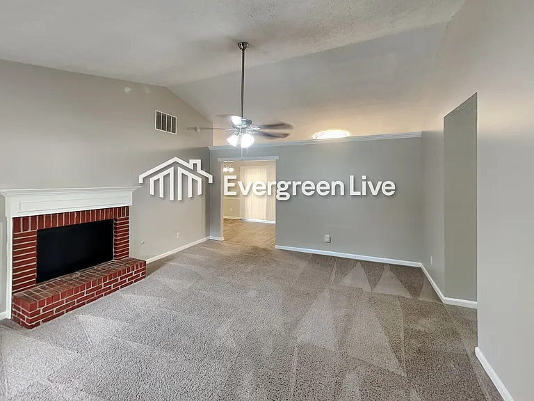 1 Bonnie Glen Ln — Photo 3