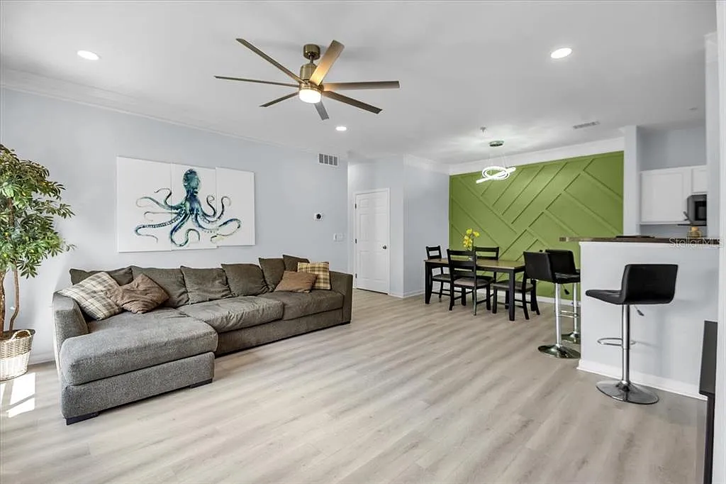 2 bed, 2.0 bath, 1132 sqft, $1,795 — Photo 3