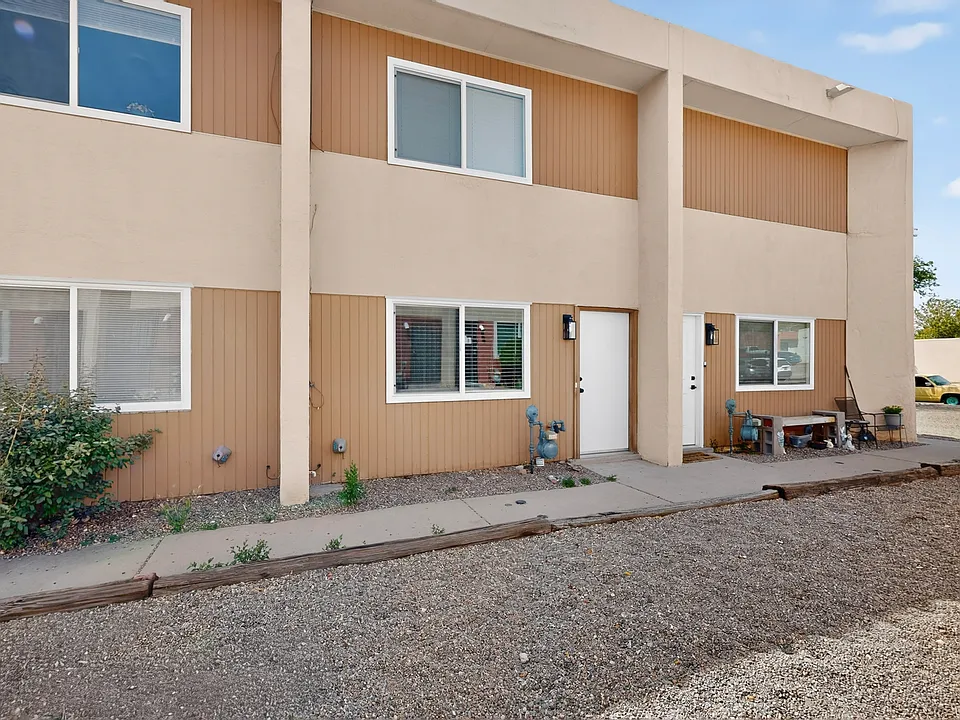 Unit B (second unit from the right)