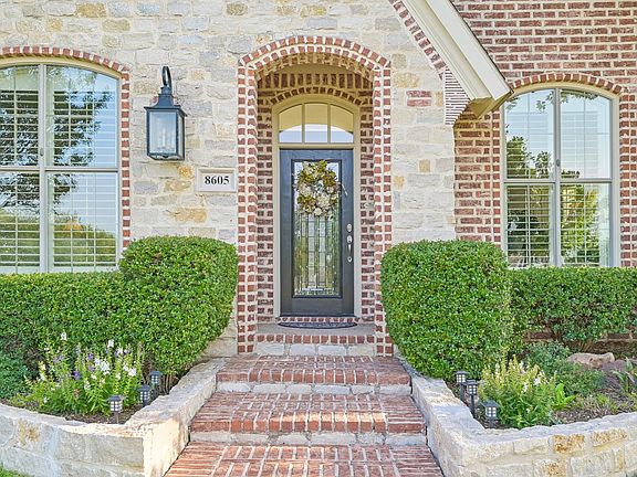 3rd image of 8605 Nichols Way