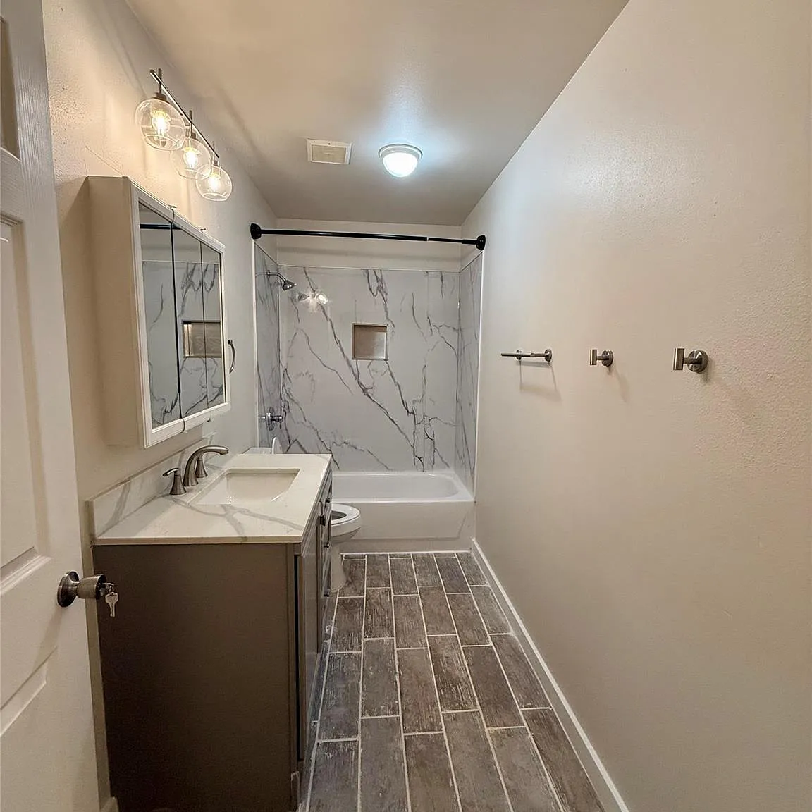 3 bed, 1430 sqft, $1,600 — Photo 3