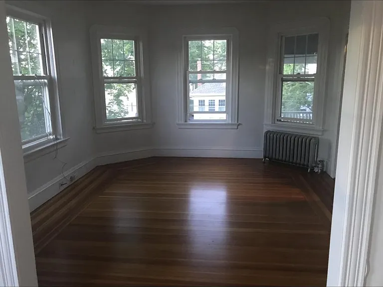 54 Burlington St — Photo 7
