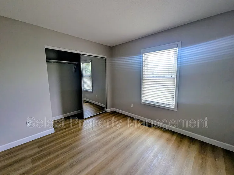 7921 Edinburgh Pl — Photo 13