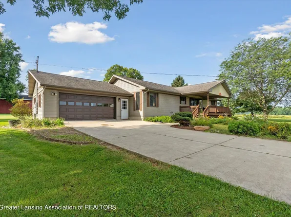201 N Chester Rd, Charlotte, MI 48813