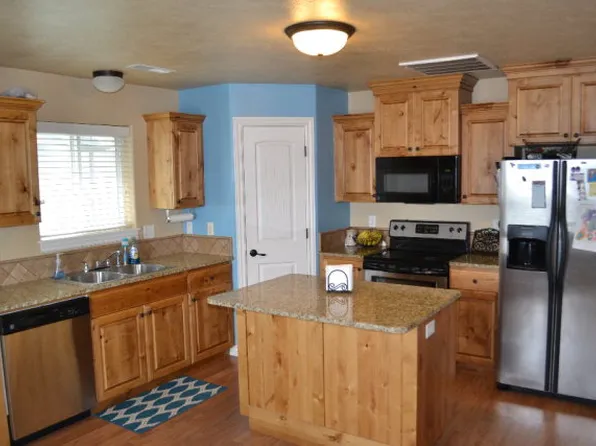 450 Sunflower Rd, Rexburg, ID 83440