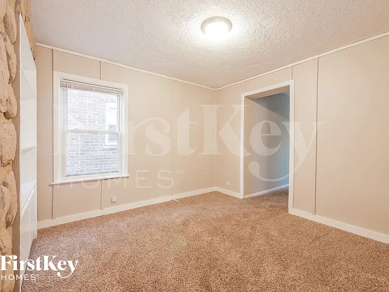 19 E 140th Ct — Photo 11