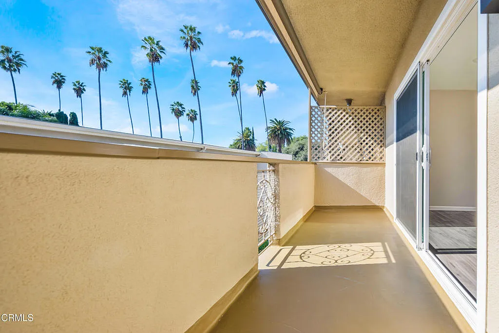 2 bed, 1.0 bath, 850 sqft, $2,495 — Photo 2