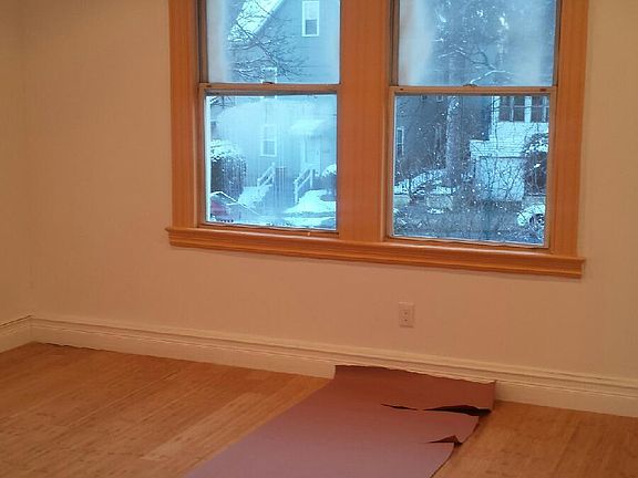 5th image of 250 W 2nd Ave