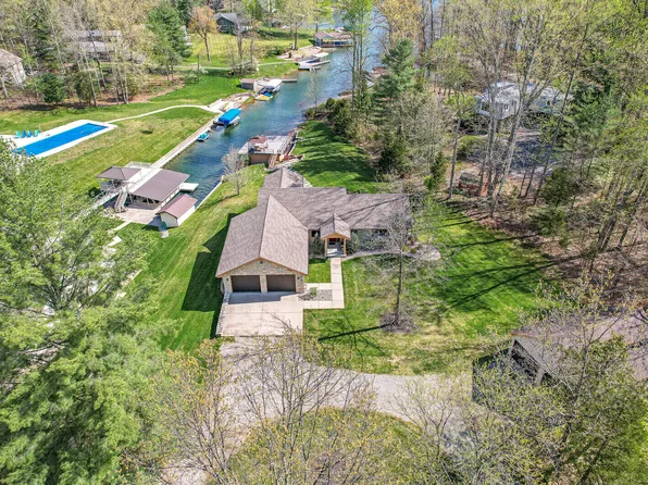 5211 S Poplar Dr, Columbus, IN 47201