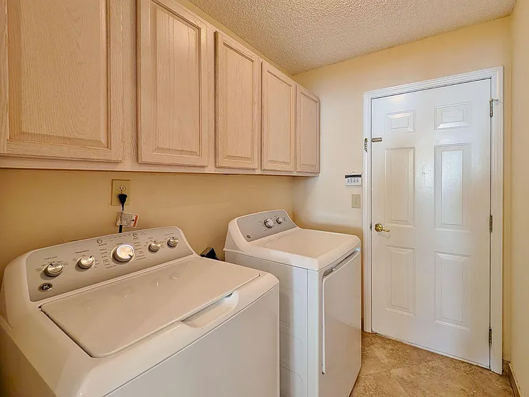 2413 Cedar Trace Dr W — Photo 23
