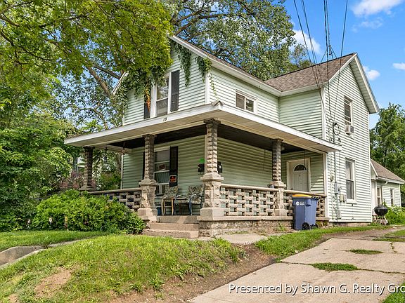 5th image of 19 Sweet St NE