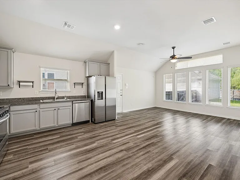 206 N Lynx Trl — Photo 6