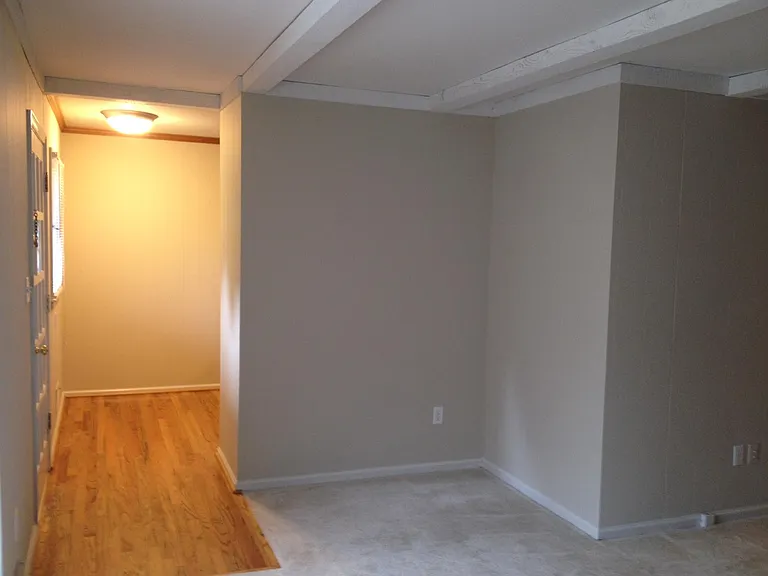 Somerset Apartments — Photo 24