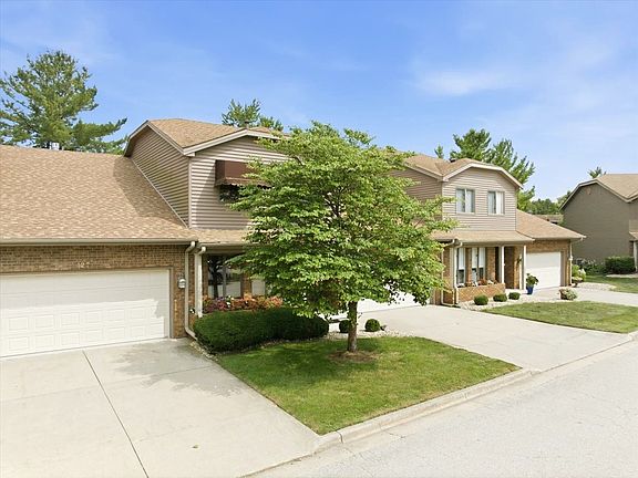 3rd image of 125 Manor Cir