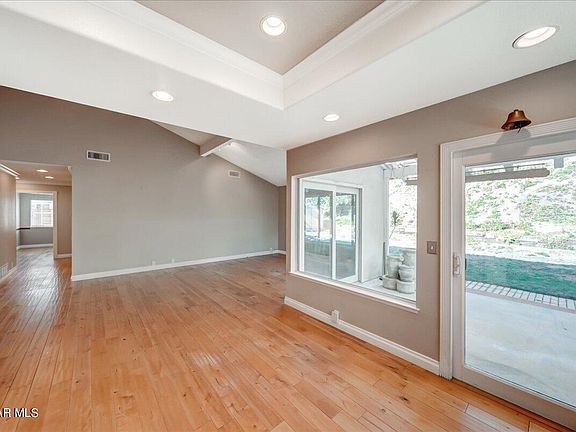 4th image of 2975 Morningside Dr