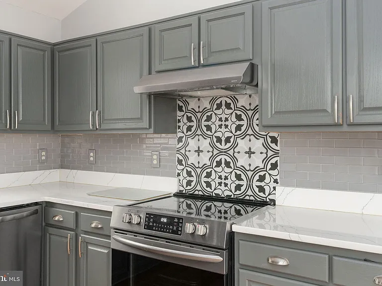 8009 Burrell Rd — Photo 10