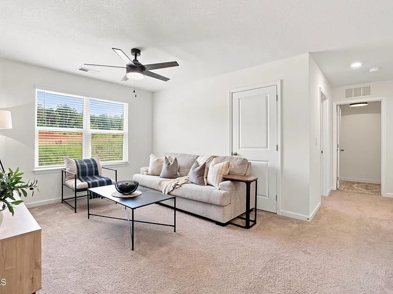 1041 Persimmon Ln — Photo 26