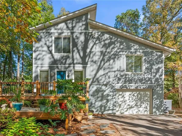 2752 Woodlore Trl, Winston Salem, NC 27103