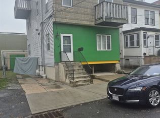 22 Wegman Ct, Jersey City, NJ 07305