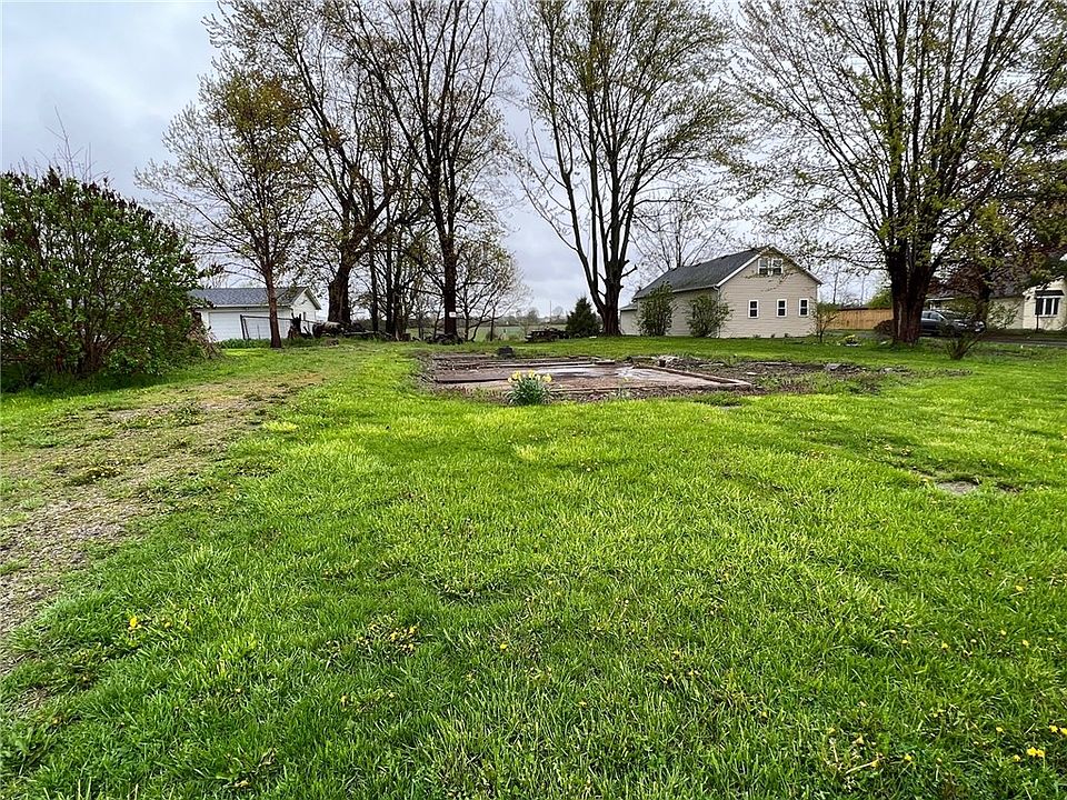 1st image of 14 Beaver Road Ext #24