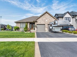 100 Tamarack Blvd, Woodstock, ON N4S 0E2