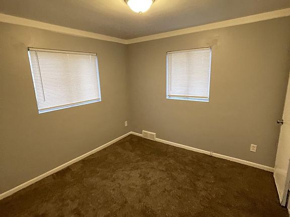 4th image of 10410 Marne Ave