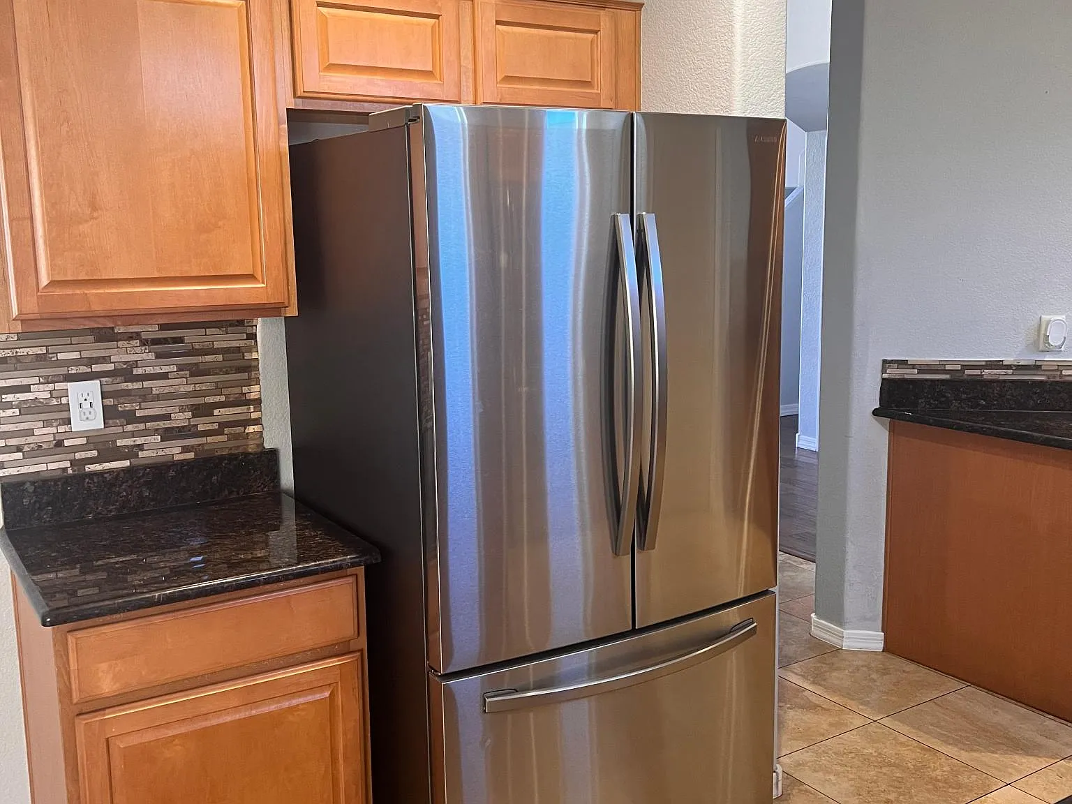 4 bed, 2221 sqft, $1,800 — Photo 3