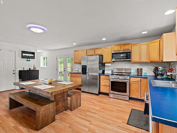 4th image of 32171 Bishop Rd