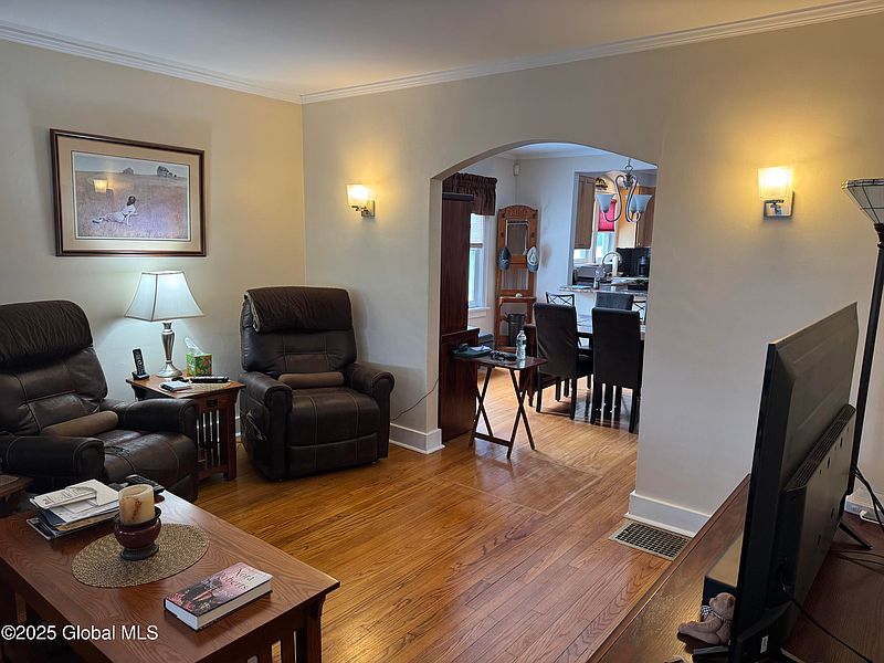 5th image of 7 Ahl Avenue