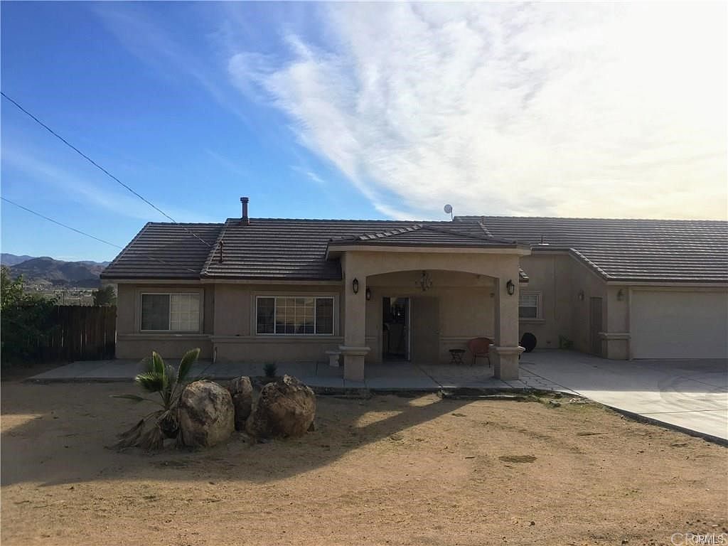 24525 Shoshone Rd, Apple Valley, CA 92307 Zillow