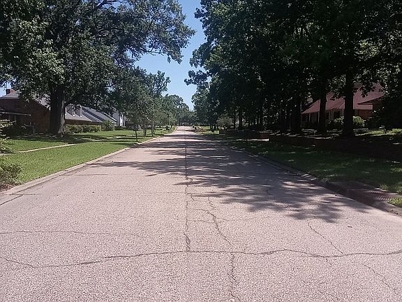 5th image of 2996 Lexington Dr