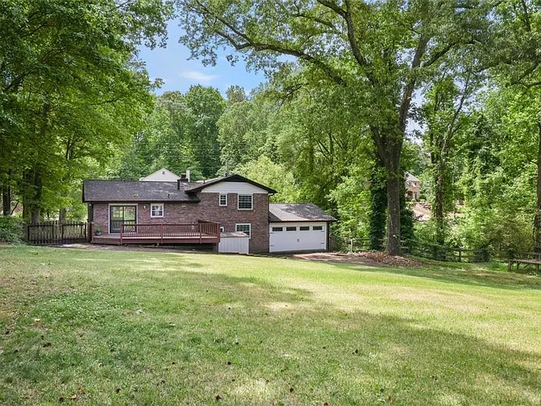 2903 Old Sewell Rd — Photo 32