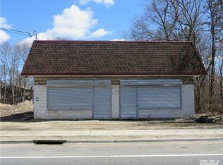 33 The Grn, Shirley, NY 11967