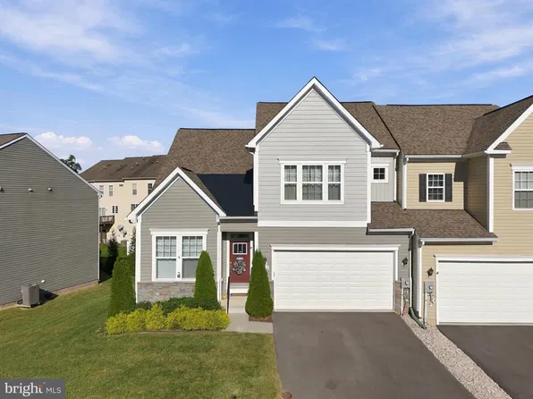 212 Darden Ct W, Martinsburg, WV 25403