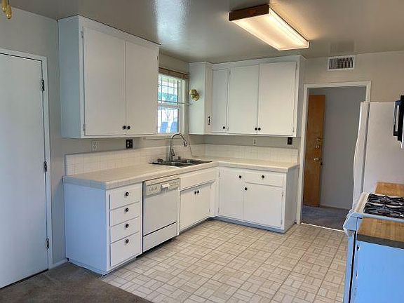 3rd image of 6338 Balsam Lake Ave