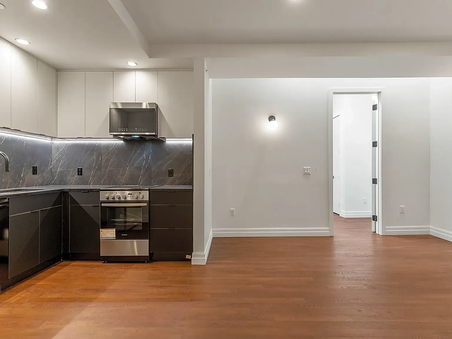 1 bed, 800 sqft, $2,300 — Photo 4