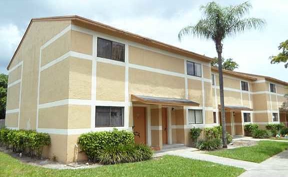 2nd image of 219 Palm Cir E