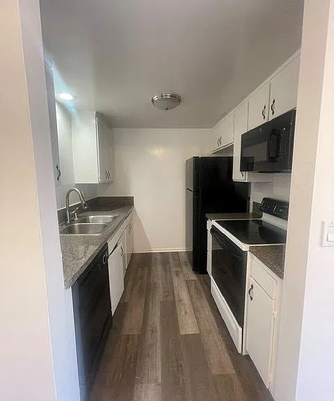 504 Esplanade — Photo 5